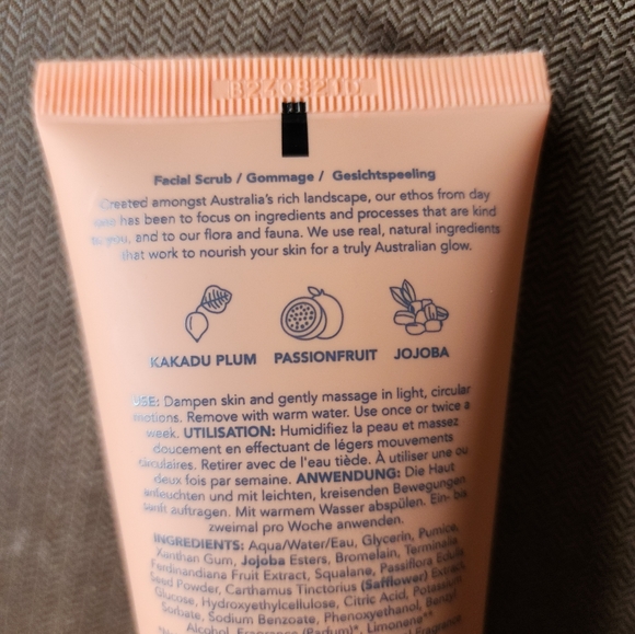 Sukin brightening  Exfoliating Jelly - Picture 3 of 3